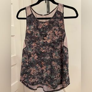 Lululemon Sculpt II tank in dappled daze — like new!